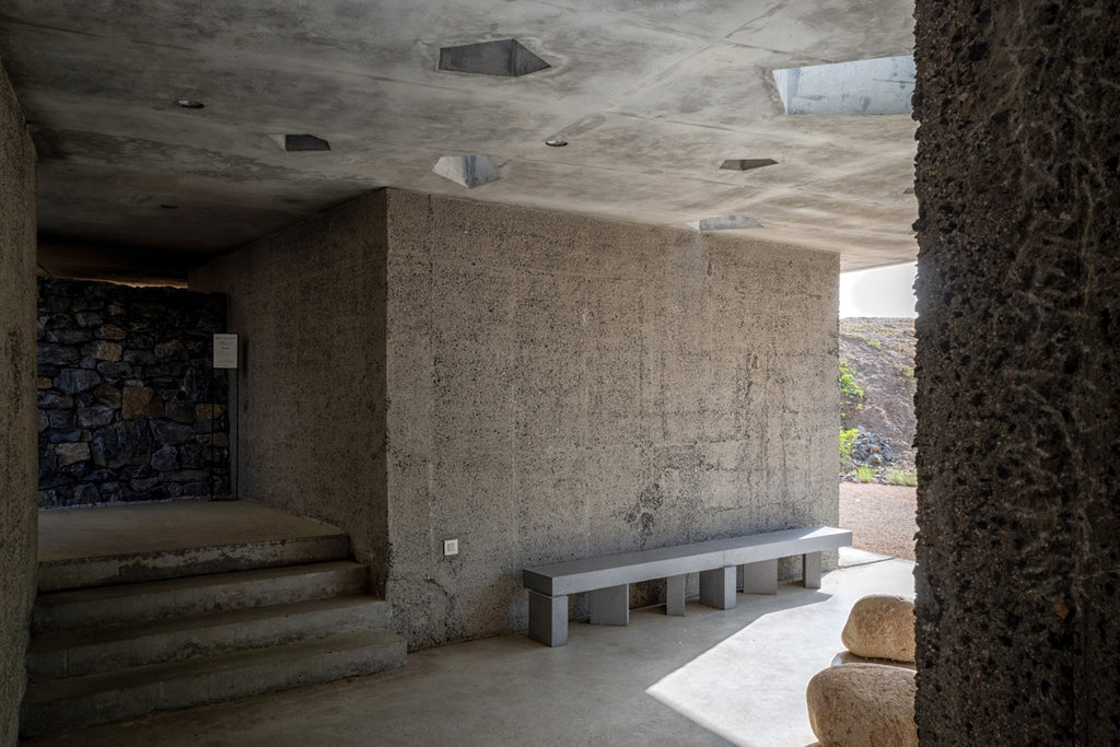 Discover the Luxury of the Black Namibian Dream Exposed Concrete Sink for Modern Spaces